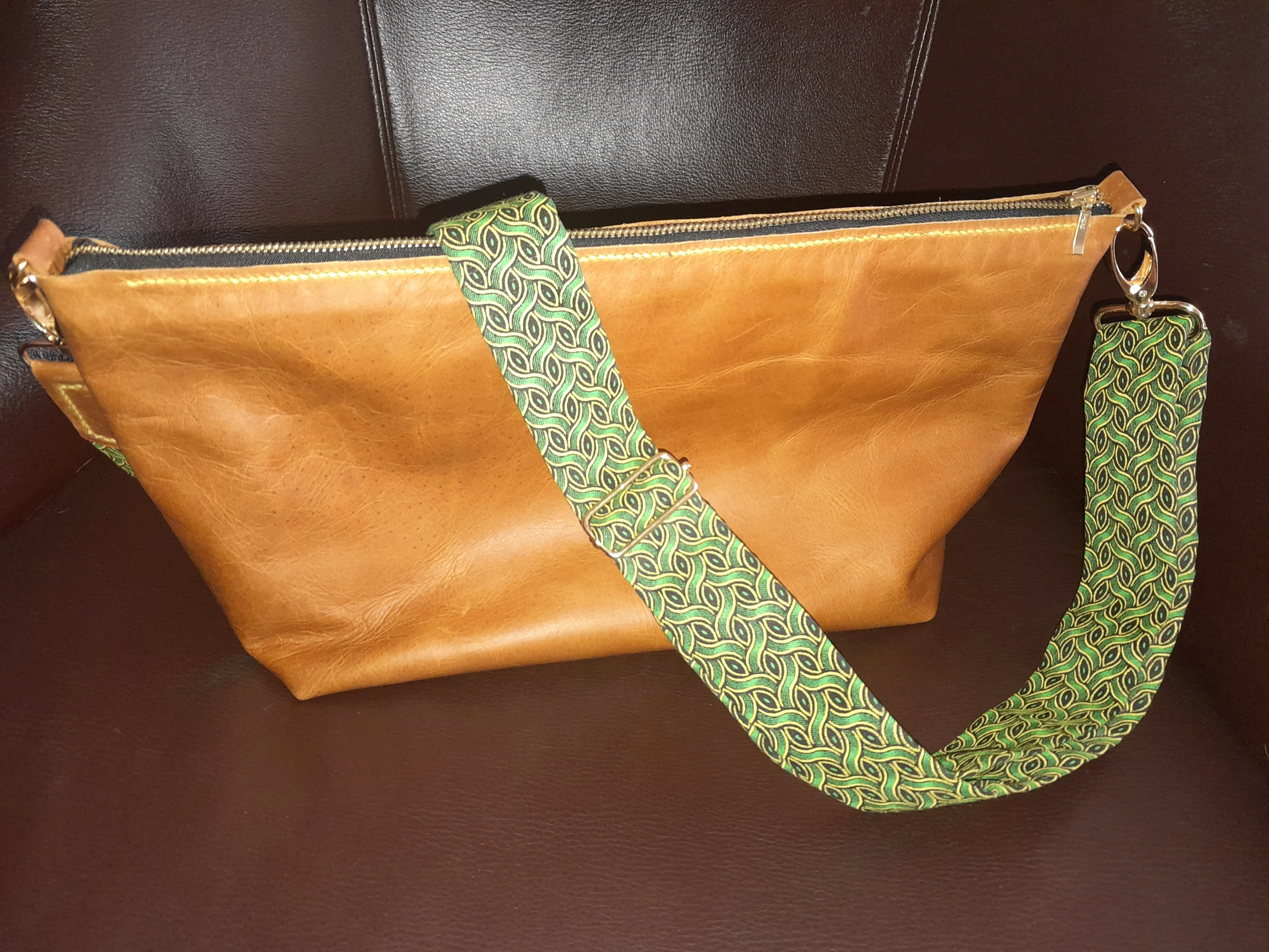 the ubuntu crossbody